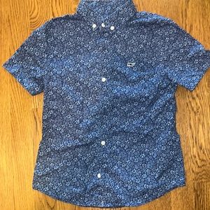 Vineyard Vines boys blue short-sleeved shirt with flowers